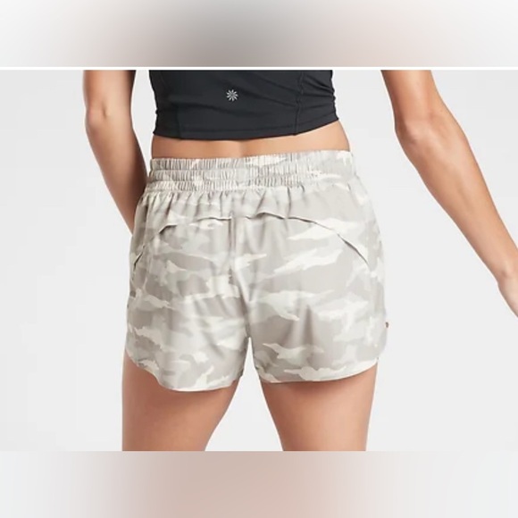 Athleta Camo Hustle 3” Short - XS - Picture 2 of 9
